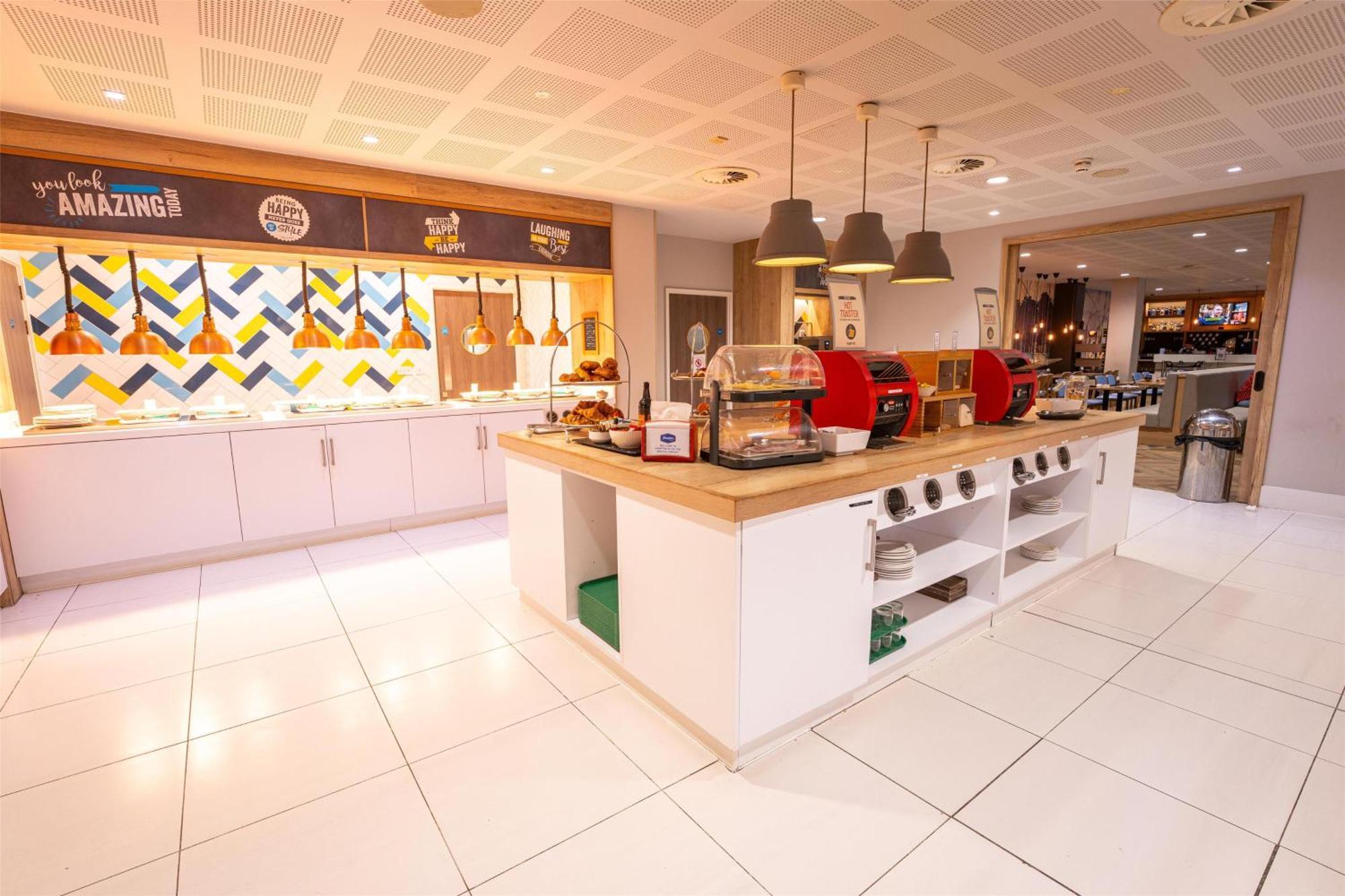 Hampton By Hilton Bristol Airport Hotel Redhill  Ngoại thất bức ảnh
