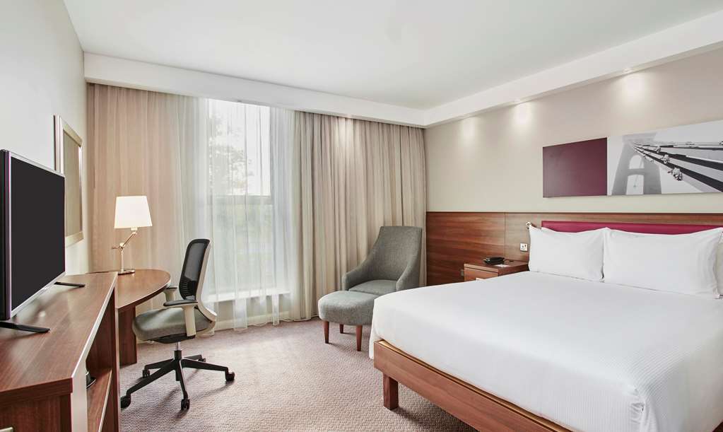 Hampton By Hilton Bristol Airport Hotel Redhill  Phòng bức ảnh